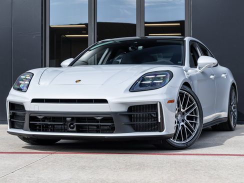 Certified 2026 Porsche Panamera RWD image 1