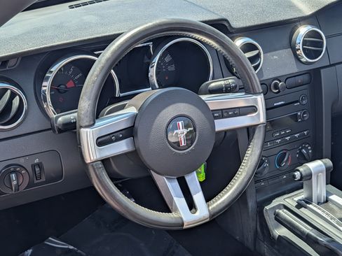 Used 2005 Ford Mustang Deluxe image 18