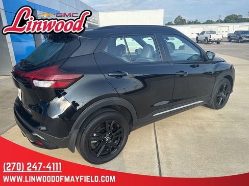Used 2024 Nissan Kicks SR w/ SR Premium Package image 15