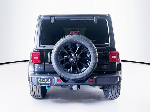 Used 2023 Jeep Wrangler Unlimited Sahara w/ Cold Weather Group AWD/4WD image 7