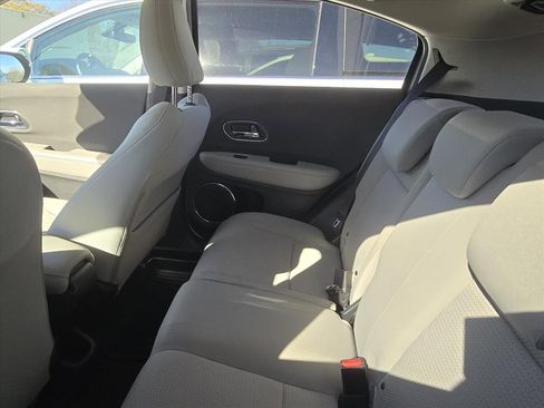 Used 2019 Honda HR-V EX image 7