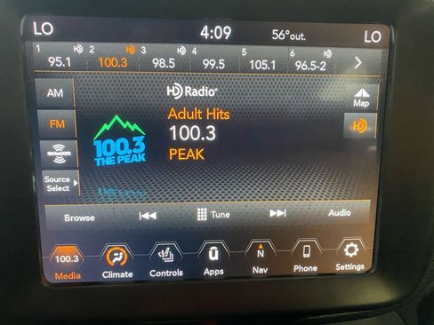 Used 2023 Jeep Renegade Latitude w/ Premium Group image 11