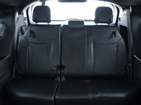 Used 2025 Toyota Sienna Platinum image 17