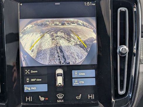 Used 2021 Volvo XC40 T5 R-Design image 17