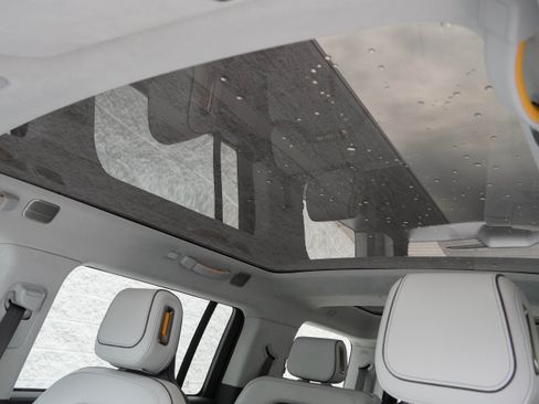 Used 2025 Rivian R1S Adventure AWD/4WD image 14