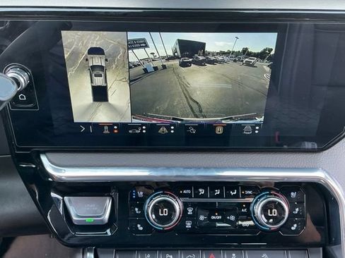 Used 2025 GMC Sierra 2500 Denali w/ Denali Reserve Package AWD/4WD image 23