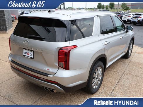 Certified 2025 Hyundai Palisade SEL FWD image 6