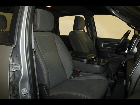 Used 2024 RAM 2500 Big Horn w/ Night Edition AWD/4WD image 27