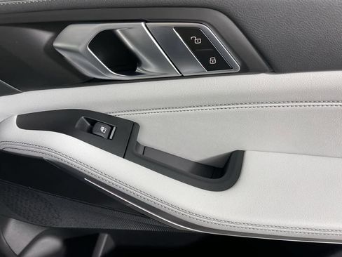 Used 2023 BMW X5 xDrive40i w/ Premium Package image 17