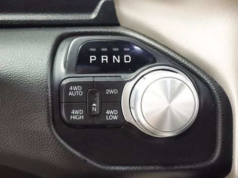 Used 2019 RAM 1500 Laramie w/ Sport Appearance Package AWD/4WD image 32