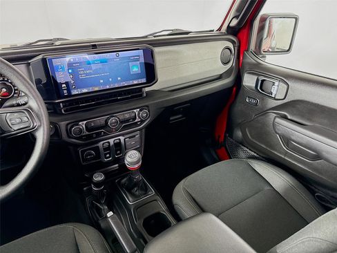 Used 2025 Jeep Wrangler Sport image 21