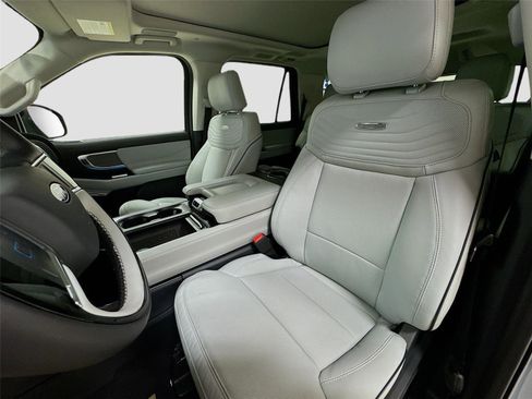 New 2025 Ford Expedition Platinum w/ Platinum Ultimate Package image 21