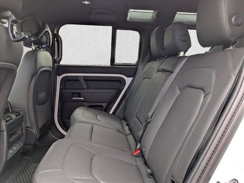 New 2026 Land Rover Defender 110 X-Dynamic SE AWD/4WD image 16
