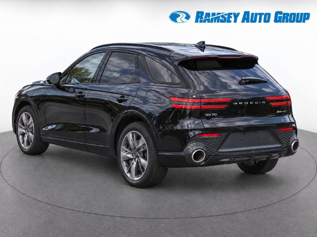 Used 2023 Genesis GV70 3.5T Sport w/ Sport Advanced Package AWD/4WD image 3