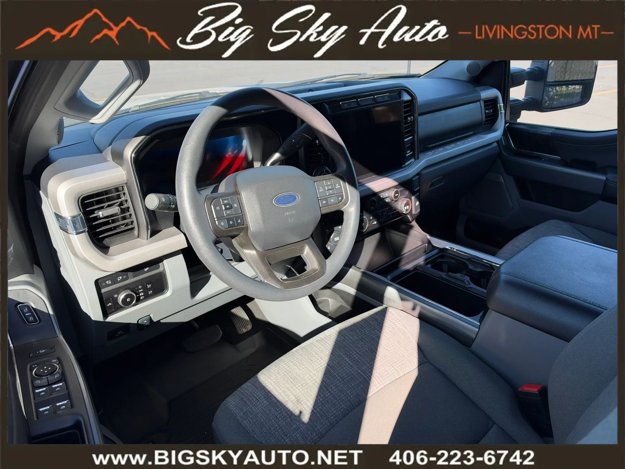 Used 2023 Ford F350 XLT w/ XLT Premium Package AWD/4WD image 14