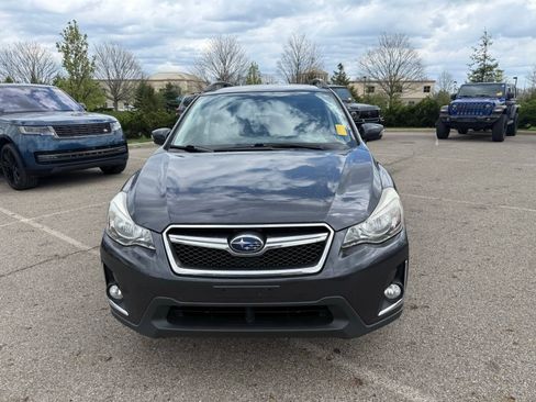 Used 2017 Subaru Crosstrek 2.0i Limited image 2