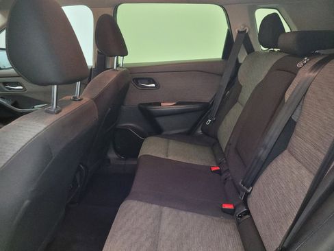 Used 2023 Nissan Rogue SV image 18