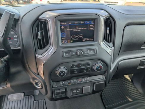 Used 2024 Chevrolet Silverado 1500 Custom AWD/4WD image 17