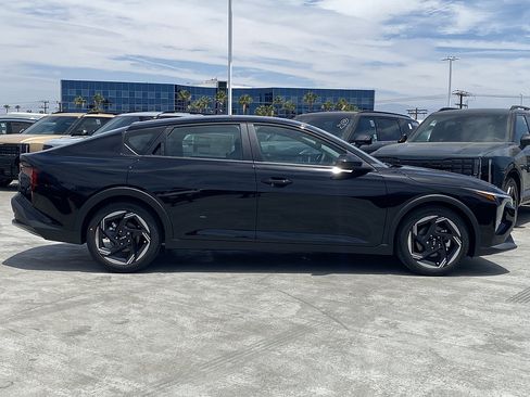 New 2026 Kia K4 EX FWD image 2