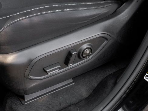 Used 2022 Jeep Grand Cherokee Laredo w/ Luxury Tech Group I image 43