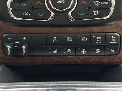 Used 2016 RAM 3500 Laramie Longhorn image 41