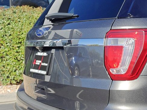 Used 2018 Ford Explorer XLT image 36