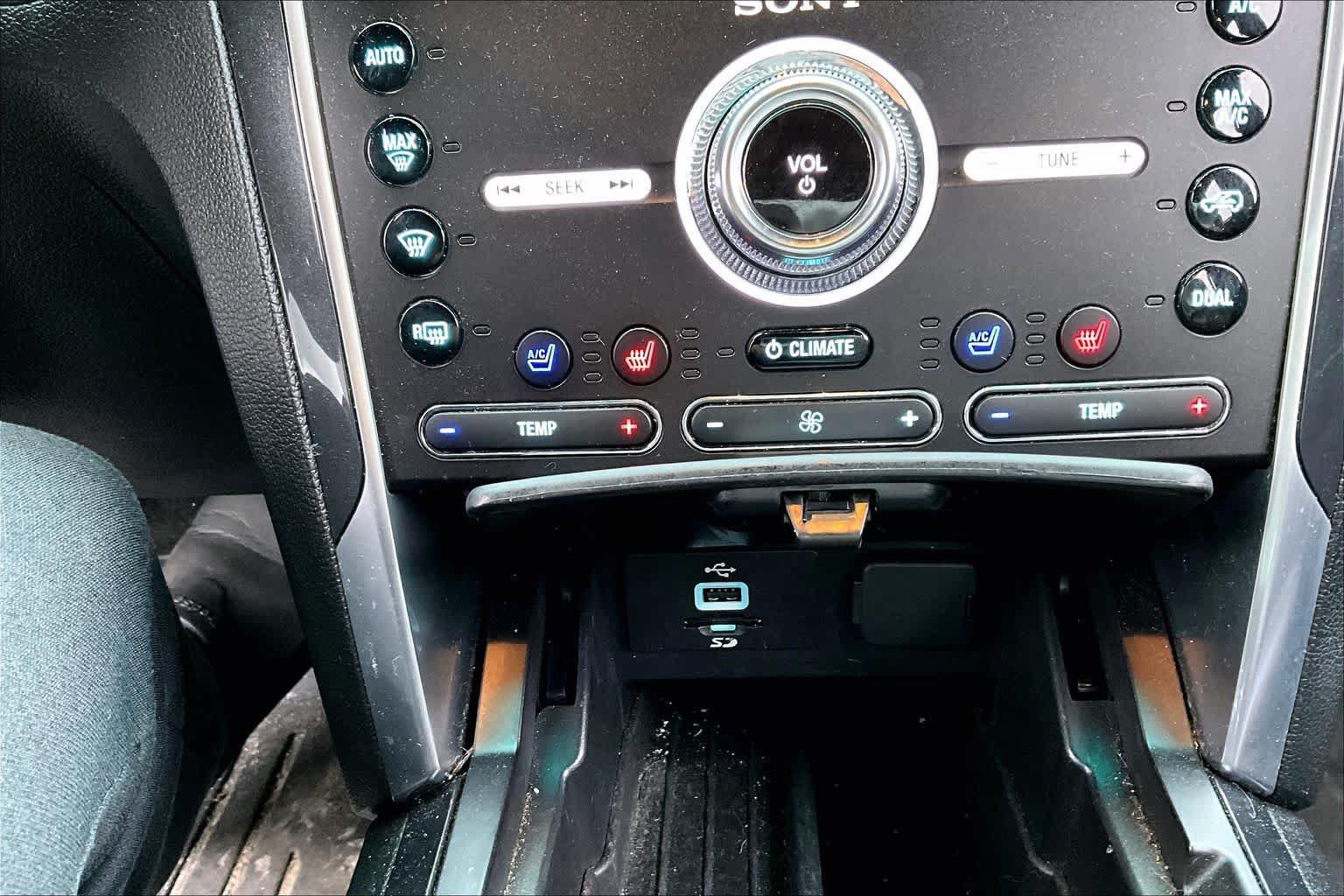 Used 2016 Ford Explorer Sport w/ Equipment Group 401A AWD/4WD image 36