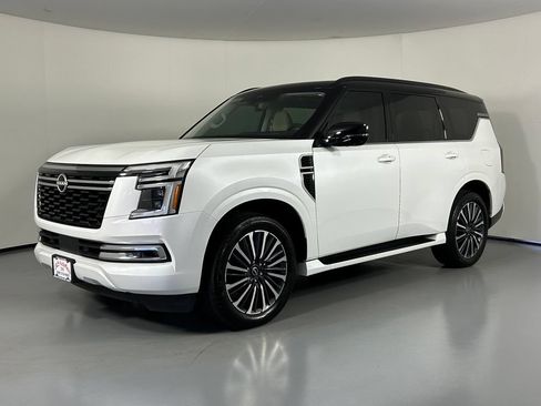 Used 2025 Nissan Armada Platinum Reserve AWD/4WD image 3