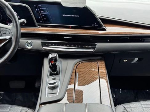 Certified 2023 Cadillac Escalade Premium Luxury Platinum image 27