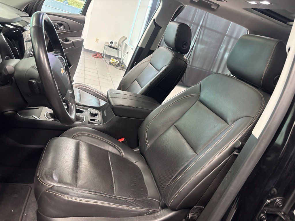 Used 2021 Chevrolet Traverse Premier AWD/4WD image 36