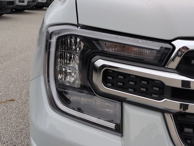 New 2026 Ford Ranger Lariat w/ Chrome Accent Package RWD image 10