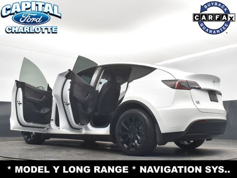 Used 2022 Tesla Model Y Long Range image 33