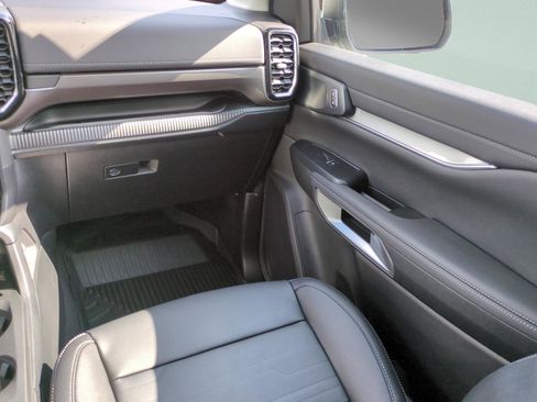 Used 2024 Ford Ranger Lariat w/ FX4 Off-Road Package image 16