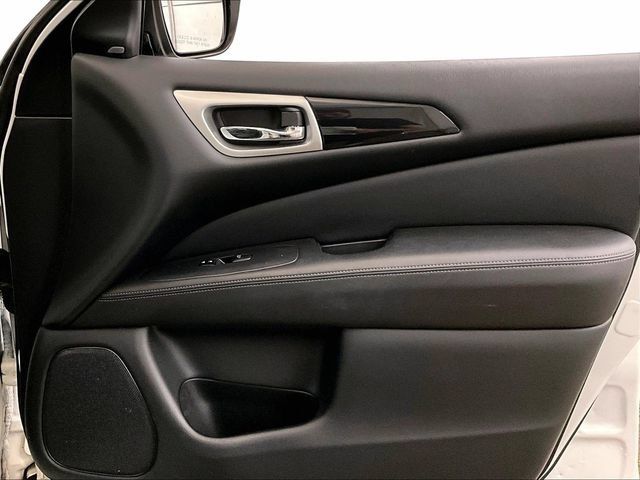 Used 2020 Nissan Pathfinder SV AWD/4WD image 23