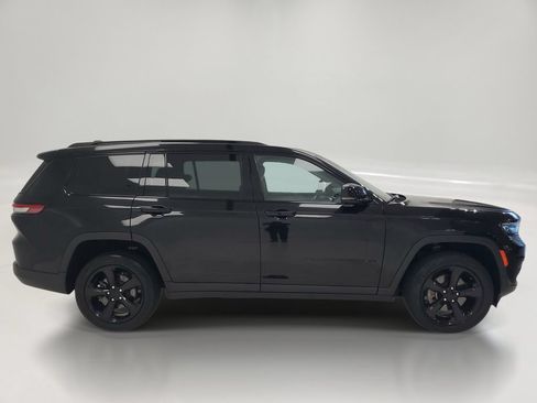 Used 2023 Jeep Grand Cherokee L Laredo AWD/4WD image 4