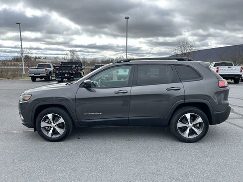 Used 2022 Jeep Cherokee Limited AWD/4WD image 4