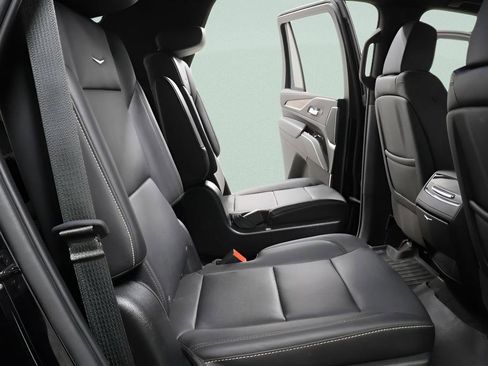 Used 2022 Cadillac Escalade Luxury AWD/4WD image 29