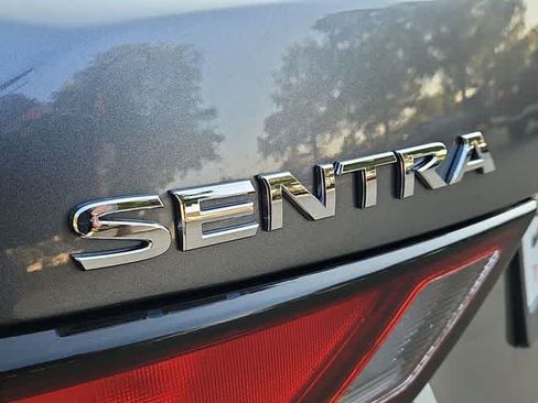 Used 2024 Nissan Sentra SV FWD image 11
