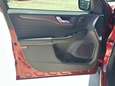 Used 2025 Ford Escape Active w/ Active Premium Tech Pack FWD image 10