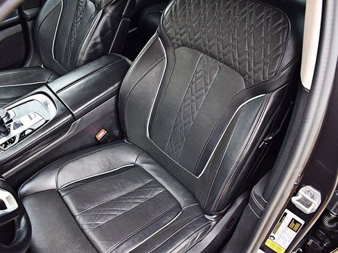 Used 2022 BMW 740i RWD image 17