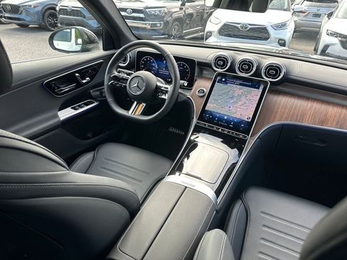 Certified 2025 Mercedes-Benz GLC 300 4MATIC image 33