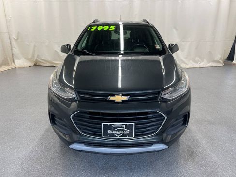 Used 2017 Chevrolet Trax LT w/ LT Convenience Package FWD image 2