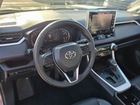 Used 2022 Toyota RAV4 Limited FWD image 21