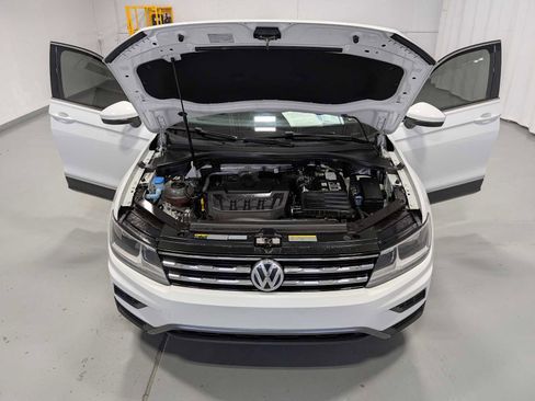 Used 2021 Volkswagen Tiguan SE image 11