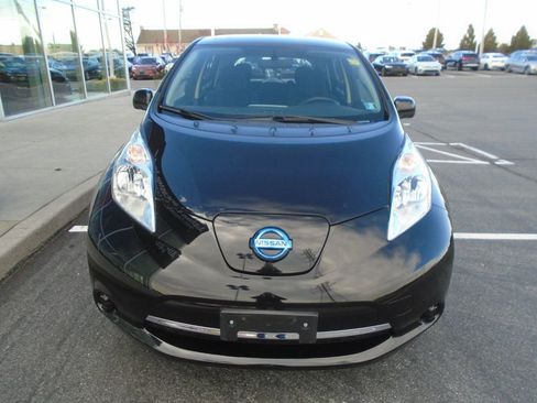 Used 2017 Nissan Leaf SV w/ Premium Package image 9