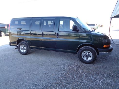 Used 2016 GMC Savana 3500 LT w/ LT Preferred Equipment Group image 70