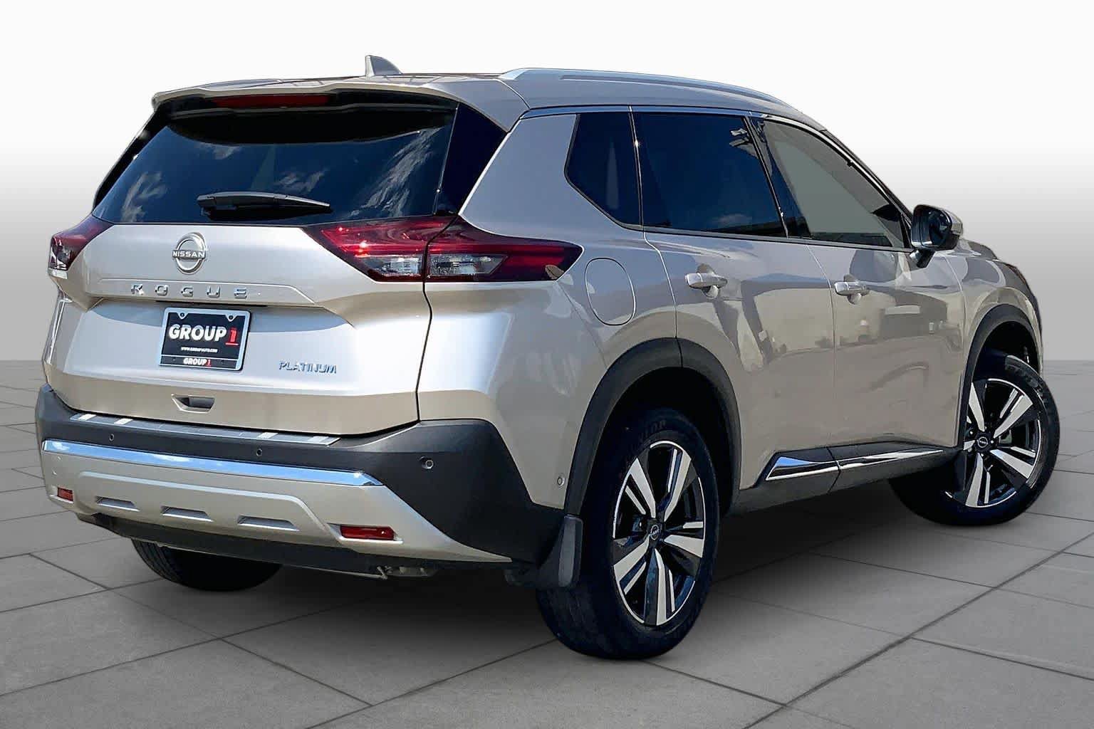 Used 2023 Nissan Rogue Platinum FWD image 13