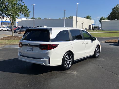 Certified 2025 Honda Odyssey EX-L image 10