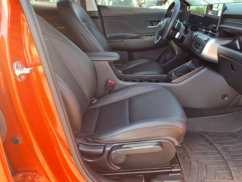 Used 2024 Hyundai Kona Limited FWD image 11