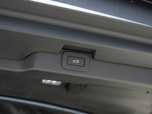 New 2026 Land Rover Discovery Limited Edition AWD/4WD image 72